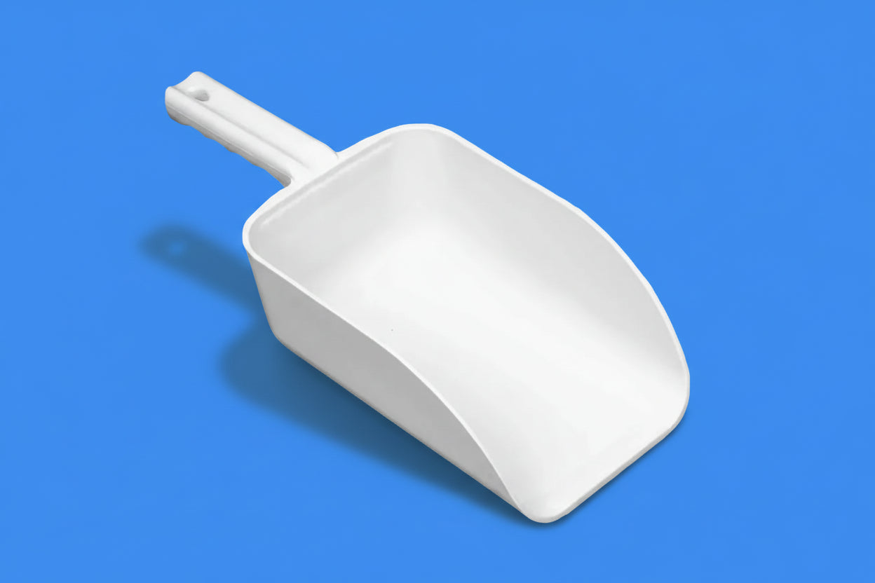 Hard Plastic Ice Scoop 82 oz.
