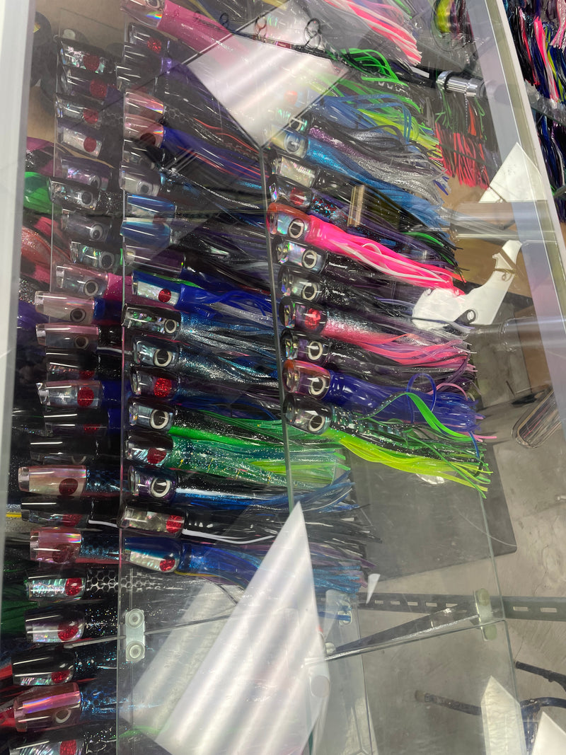 Load image into Gallery viewer, Marlin Magic Skirted Lures
