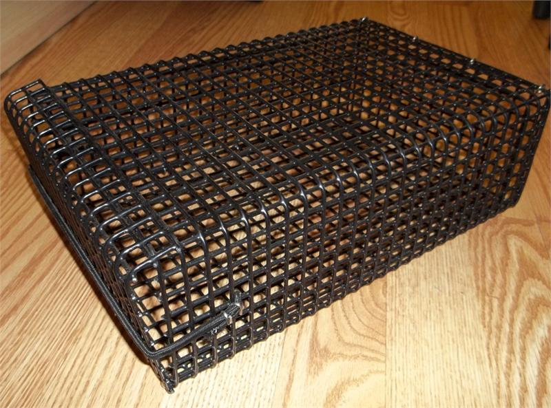 Load image into Gallery viewer, Metal Chum Basket 8"x4"x13" – Saltwater Chumming Pot
